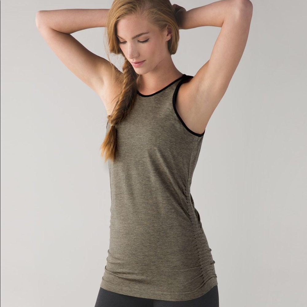 🌱Lululemon In The Flow Tank